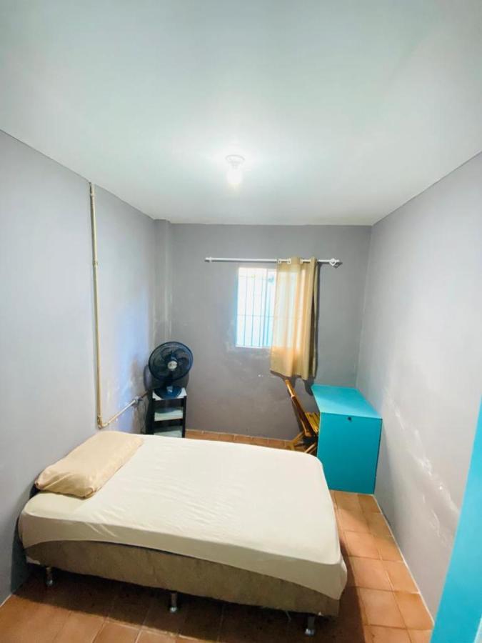 Quarto em Acomodações Particulares - - Casa Compartilhada *
